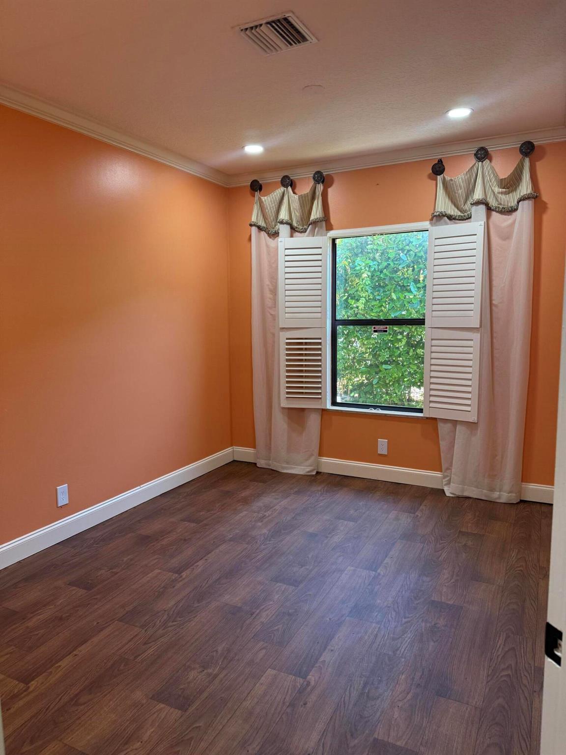 ALHAMBRA CONDO - Commercial Lease