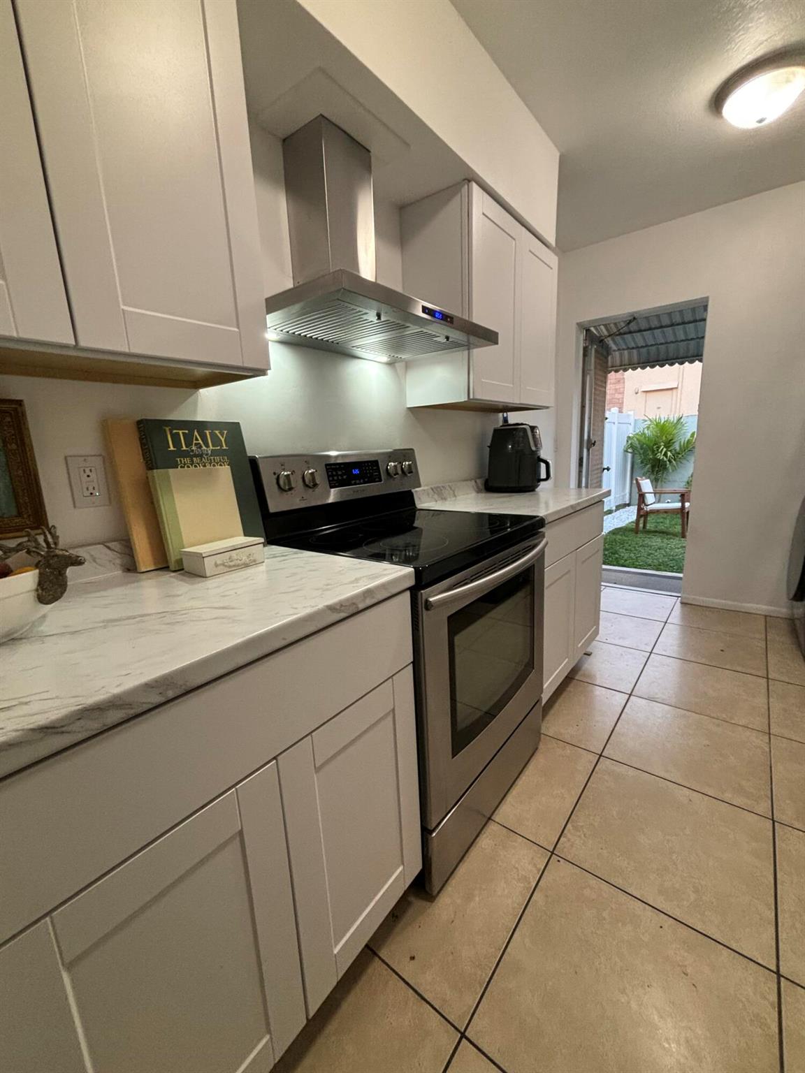262 SE 9 Avenue 1-4