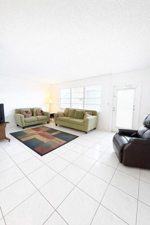 2030 Wolverton B E Boca Raton FL 33434