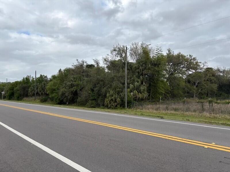 Vacant lot located just east on northbound US-98 in Okeechobee County. Great Value in an up-and-coming area.