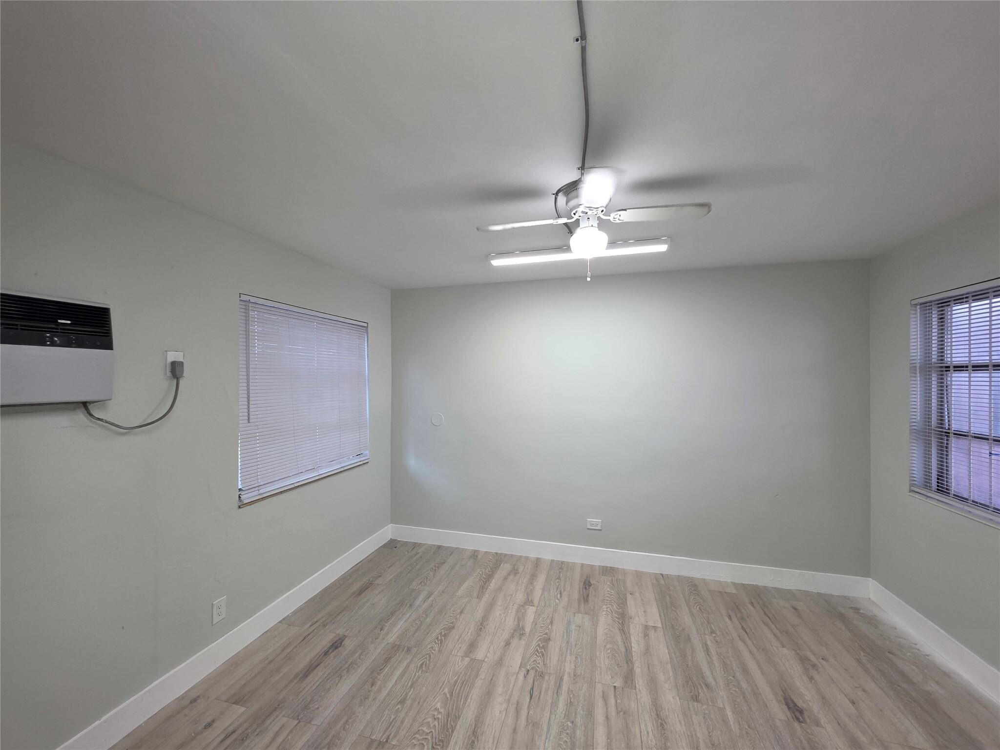 HOLLYWOOD - Residential Lease