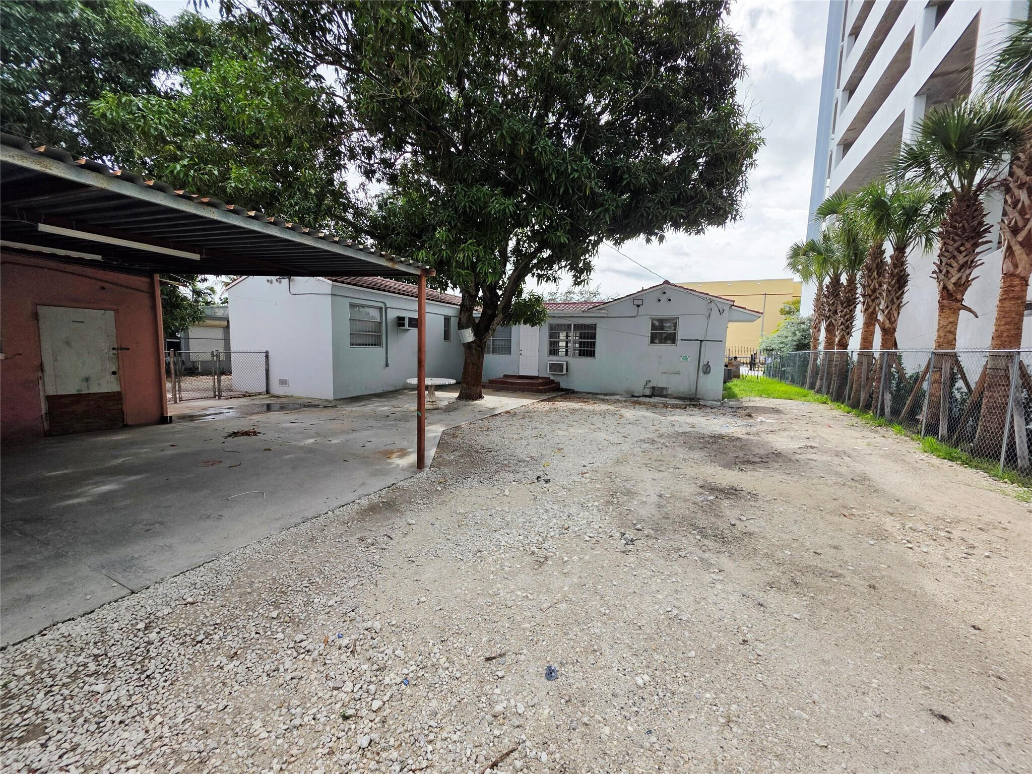 HOLLYWOOD - Residential Lease