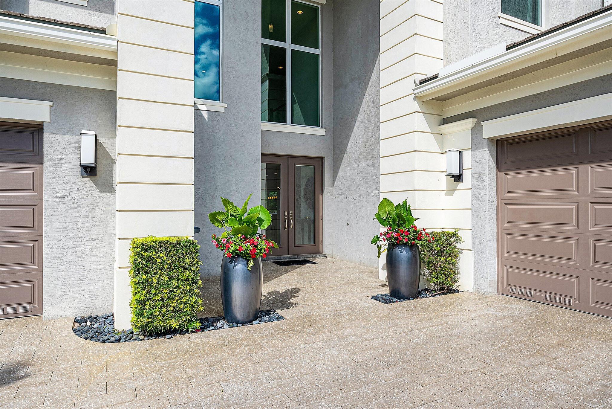 View photos, virtual tours, details... 19863 Meadowside Lane