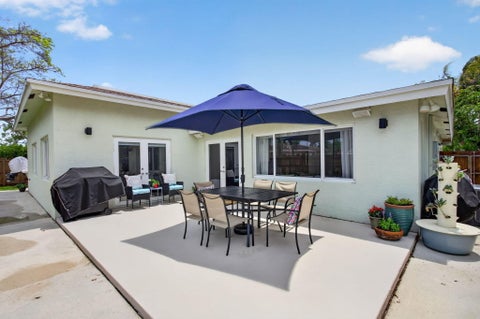 Tiny photo for 451 NE 48th Court, Oakland Park, FL 33334 (MLS # B26027401)