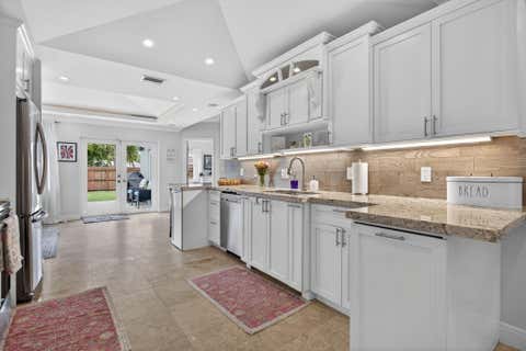 Tiny photo for 451 NE 48th Court, Oakland Park, FL 33334 (MLS # B26027401)