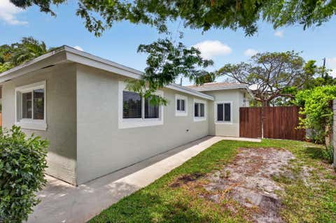 Tiny photo for 451 NE 48th Court, Oakland Park, FL 33334 (MLS # B26027401)