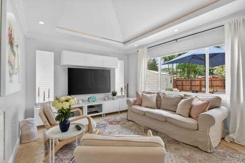 Tiny photo for 451 NE 48th Court, Oakland Park, FL 33334 (MLS # B26027401)