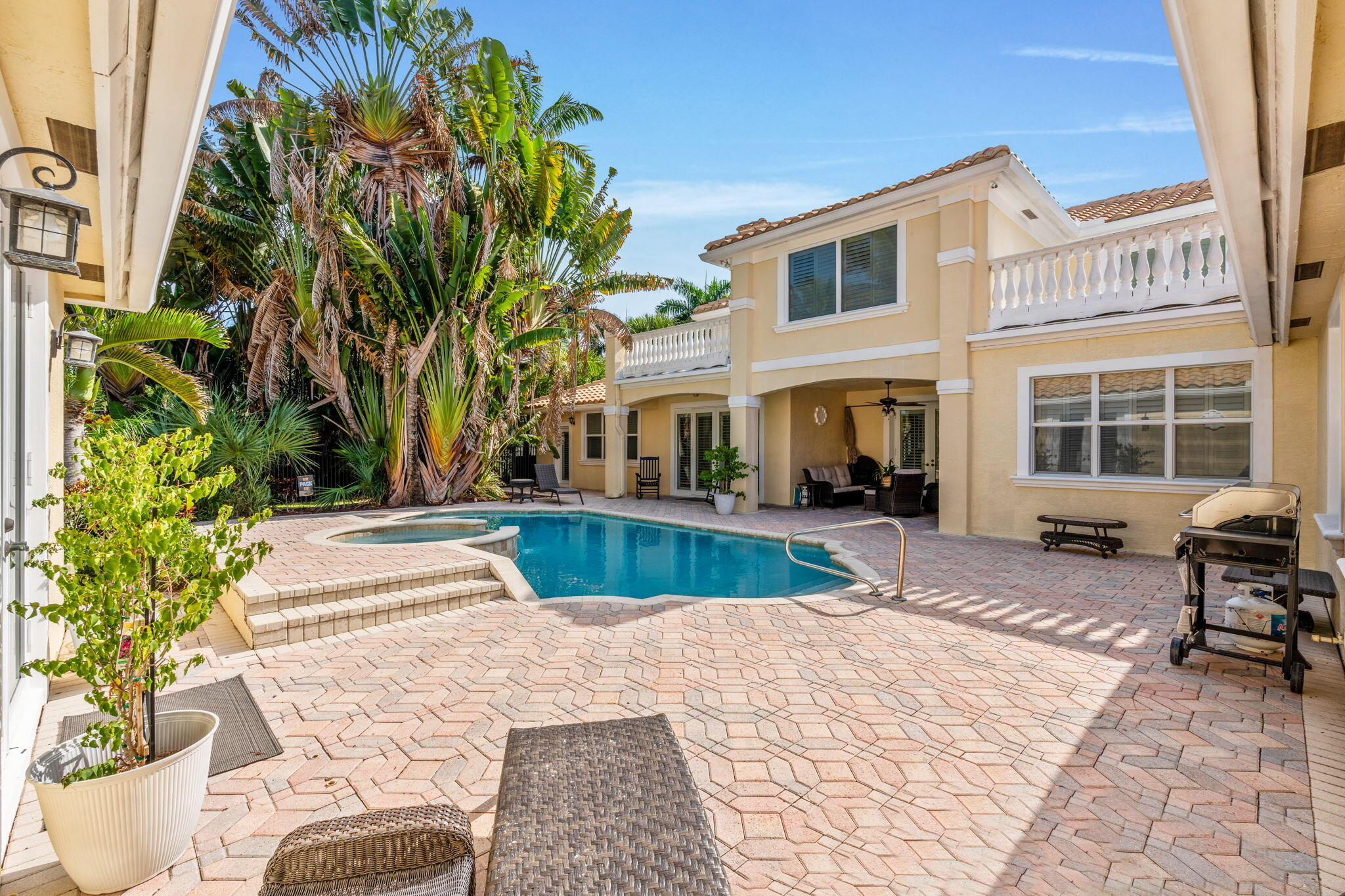 7903 Ironhorse Boulevard