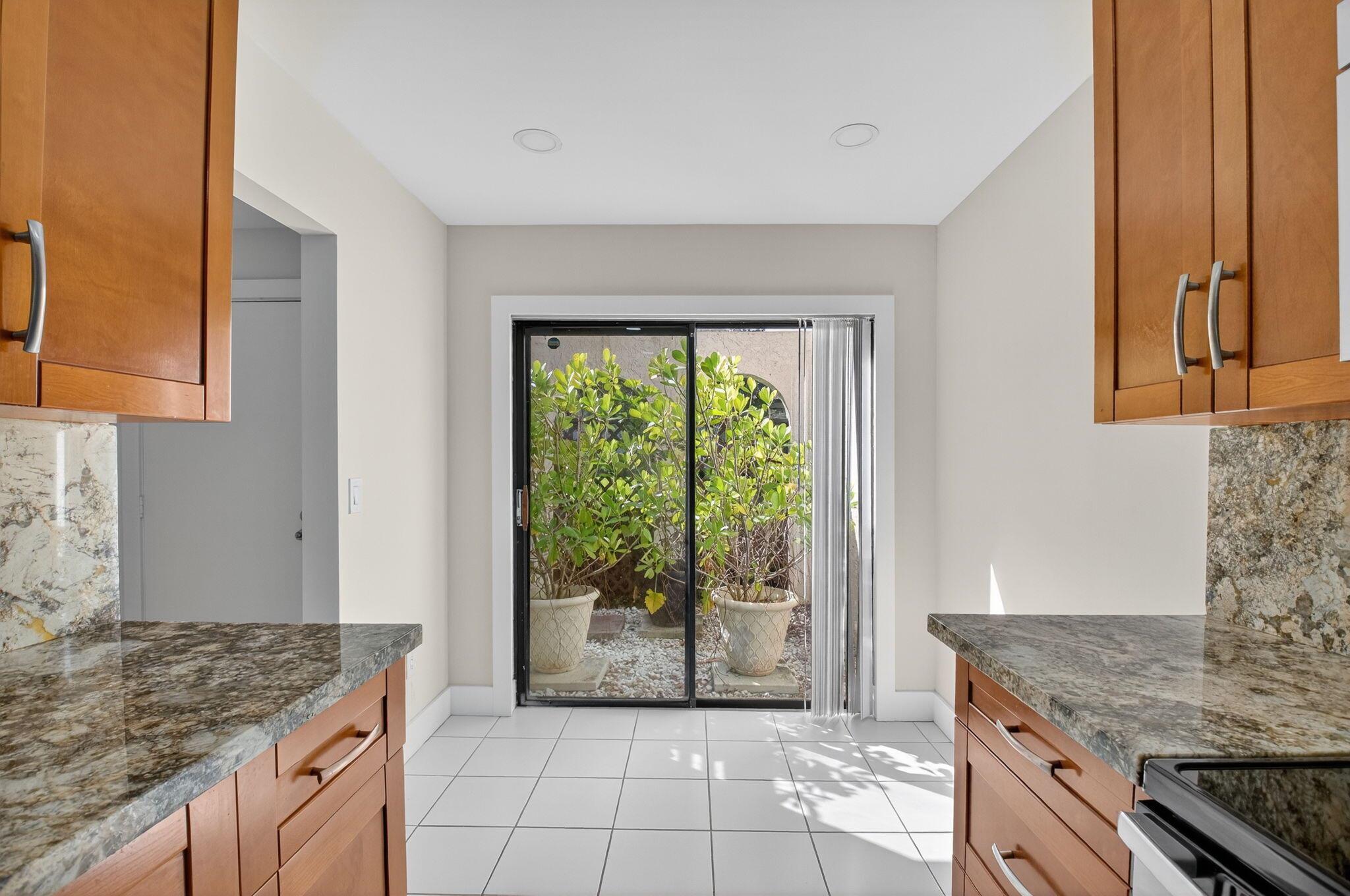 HORIZONS OF BOCA LAGO CON - Residential