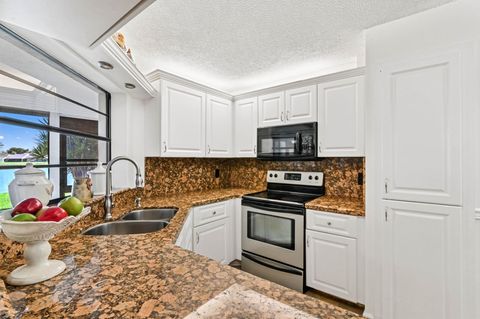 Condominium in Boynton Beach FL 5839 Parkwalk Drive.jpg