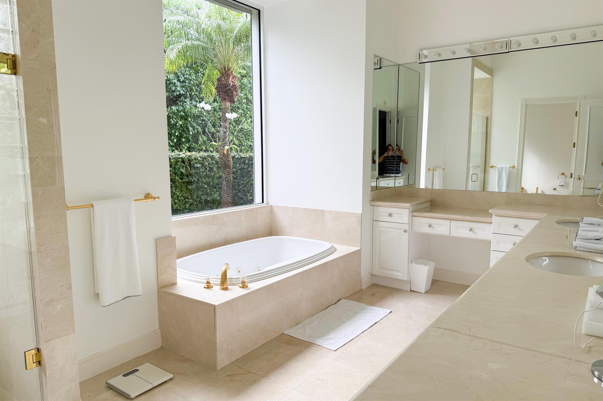 MANANA ESTATES 3 - Residential Lease