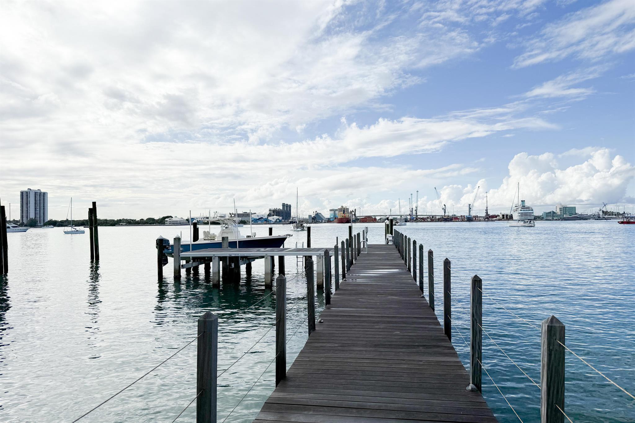 MANANA ESTATES 3 - Residential Lease