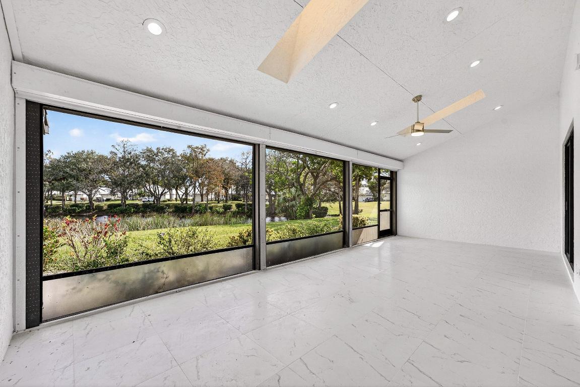 ESSEX AT HUNTERS RUN CONDO - Residential