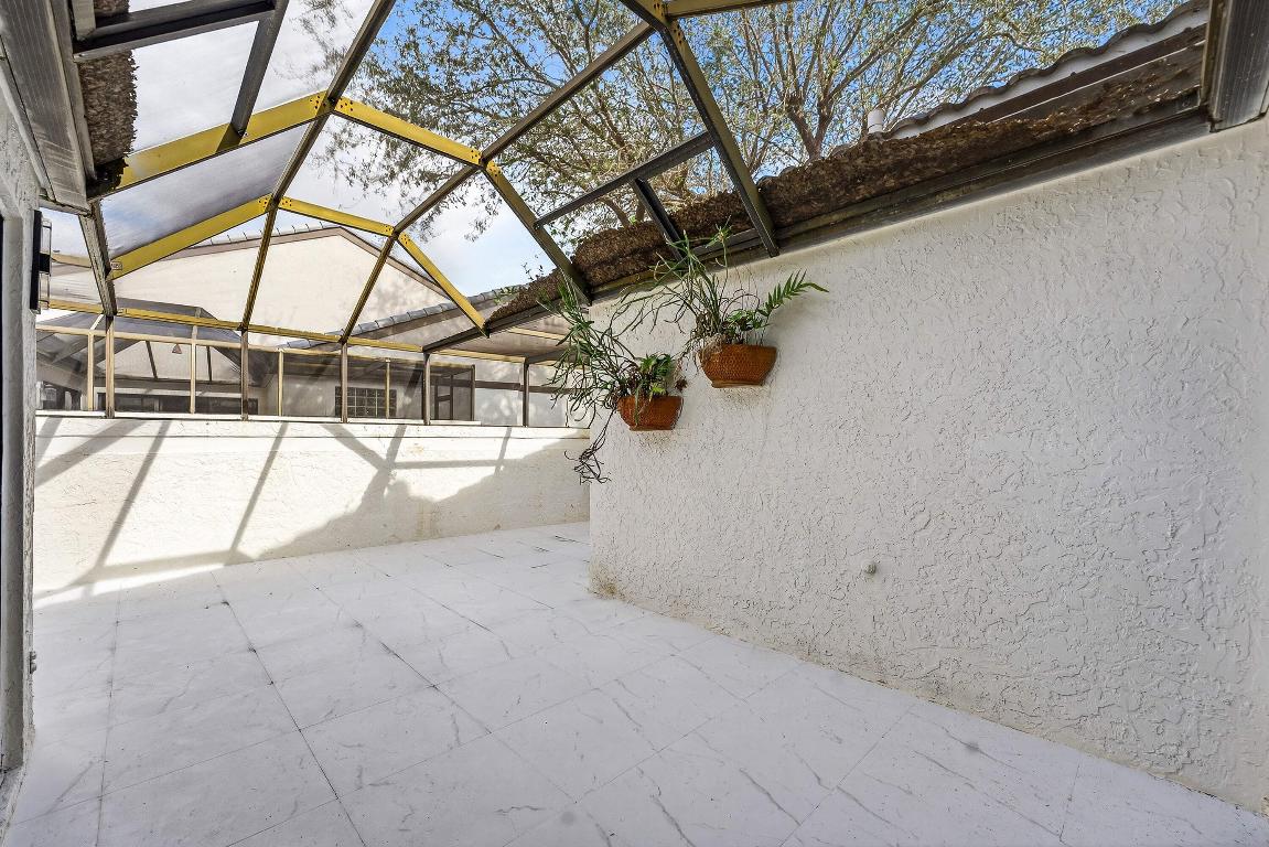 ESSEX AT HUNTERS RUN CONDO - Residential