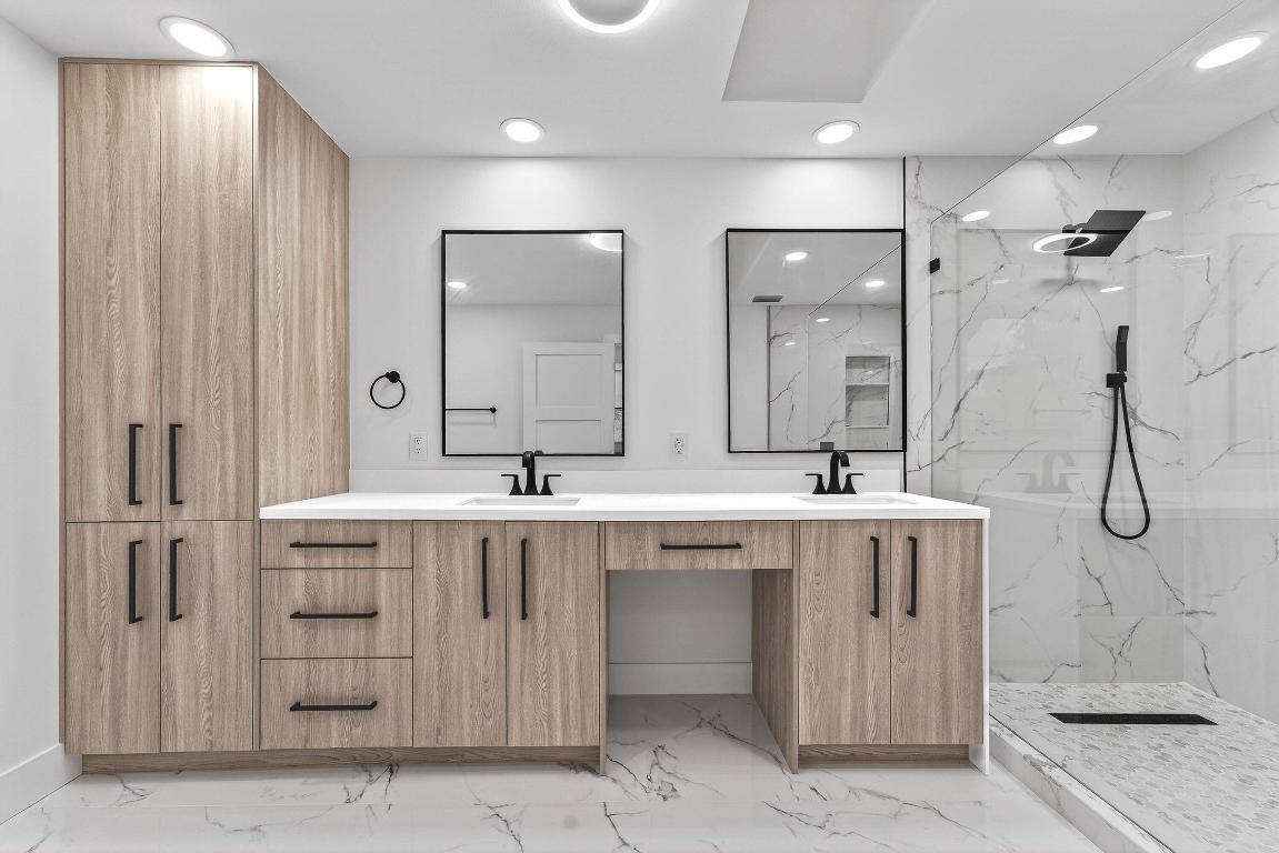 ESSEX AT HUNTERS RUN CONDO - Residential