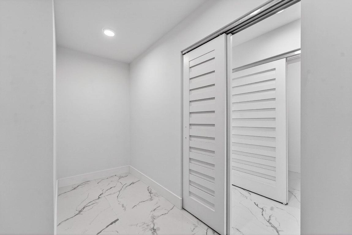 ESSEX AT HUNTERS RUN CONDO - Residential