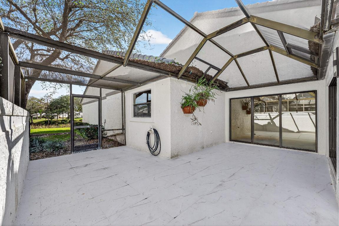 ESSEX AT HUNTERS RUN CONDO - Residential