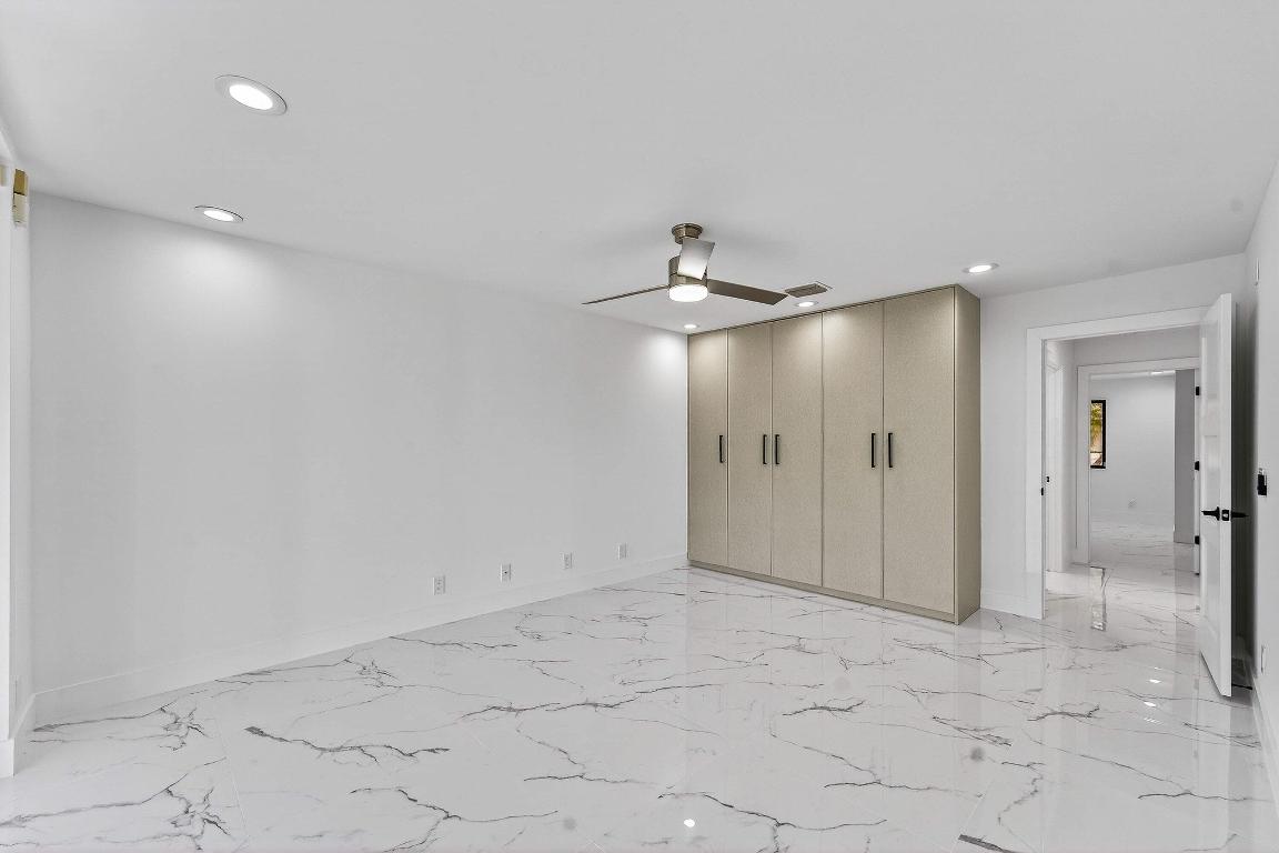 ESSEX AT HUNTERS RUN CONDO - Residential