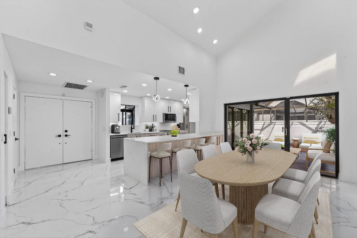 ESSEX AT HUNTERS RUN CONDO - Residential