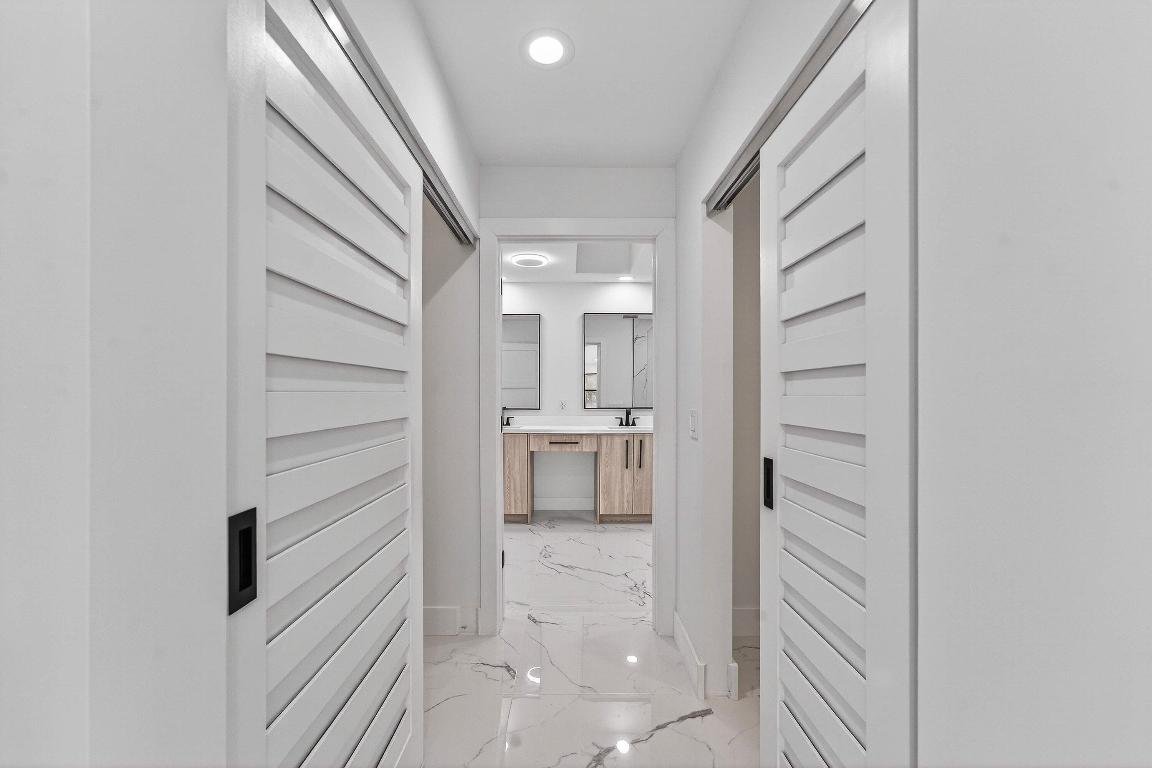 ESSEX AT HUNTERS RUN CONDO - Residential