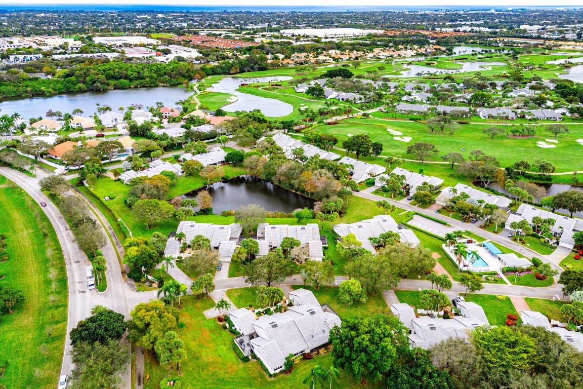 ESSEX AT HUNTERS RUN CONDO - Residential