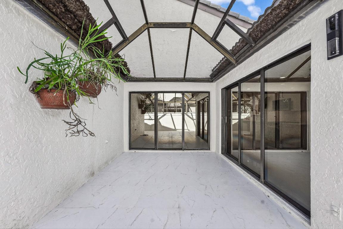 ESSEX AT HUNTERS RUN CONDO - Residential