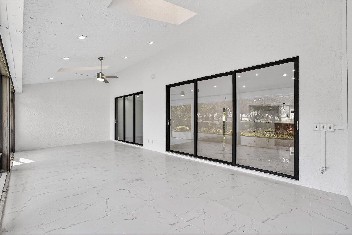 ESSEX AT HUNTERS RUN CONDO - Residential