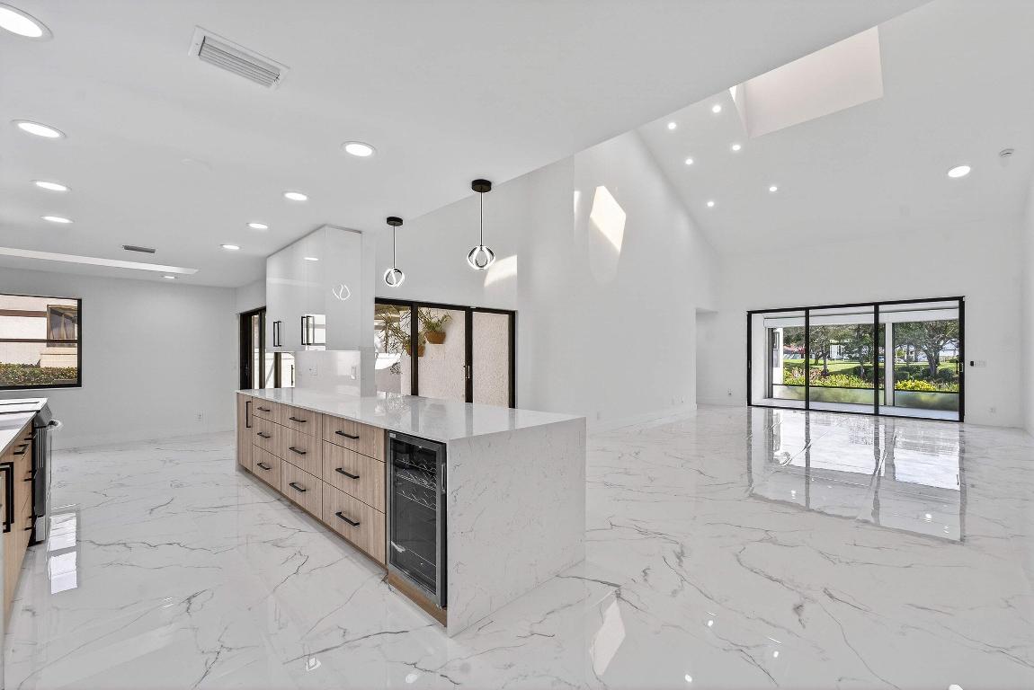 ESSEX AT HUNTERS RUN CONDO - Residential