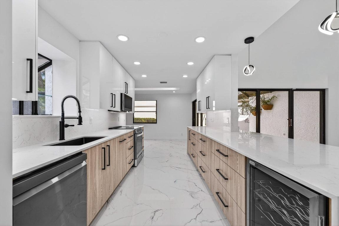 ESSEX AT HUNTERS RUN CONDO - Residential