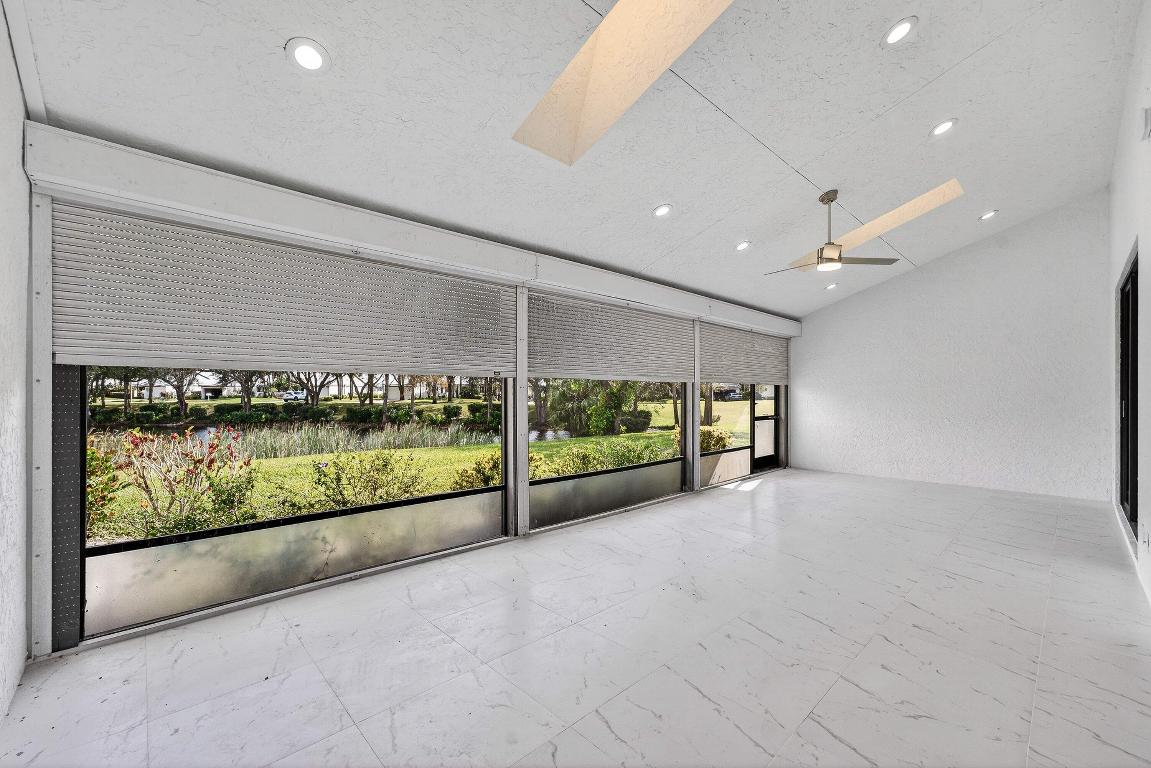 ESSEX AT HUNTERS RUN CONDO - Residential