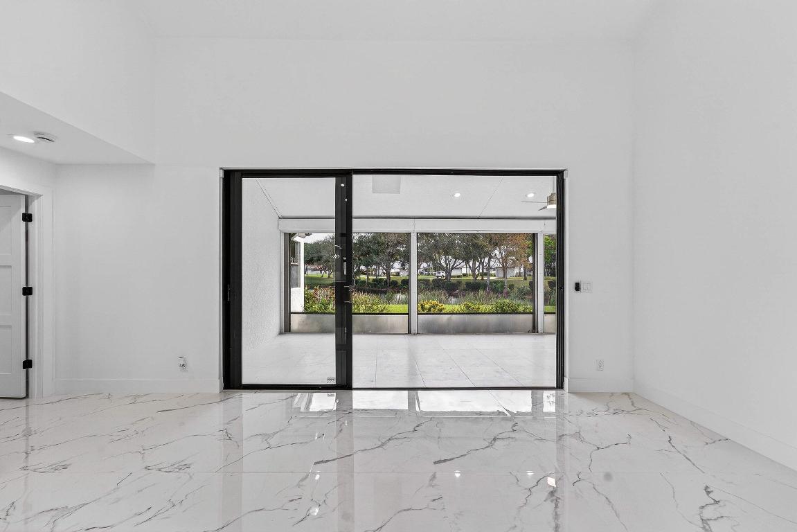 ESSEX AT HUNTERS RUN CONDO - Residential