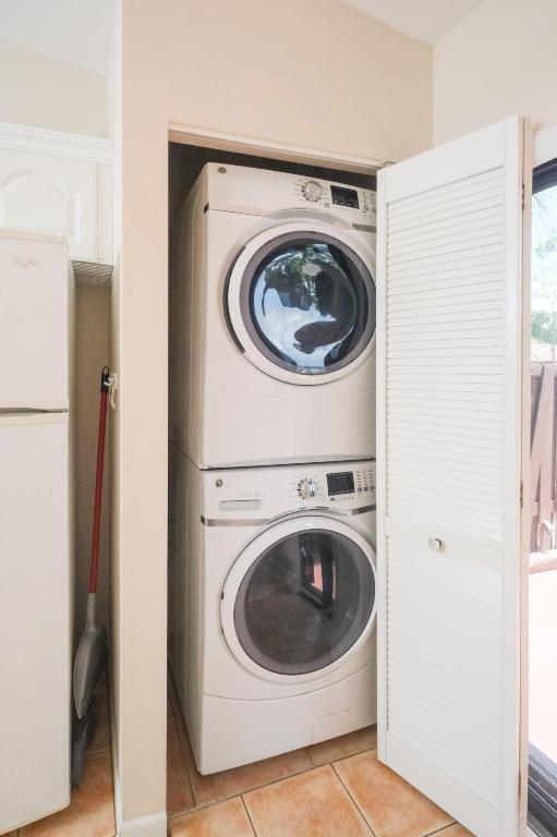 PALM CLUB VILLAGE I CONDO - Residential