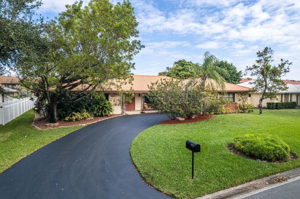 Photo of 9953 NW 20th St, Coral Springs, FL 33071 (MLS # F10527960)