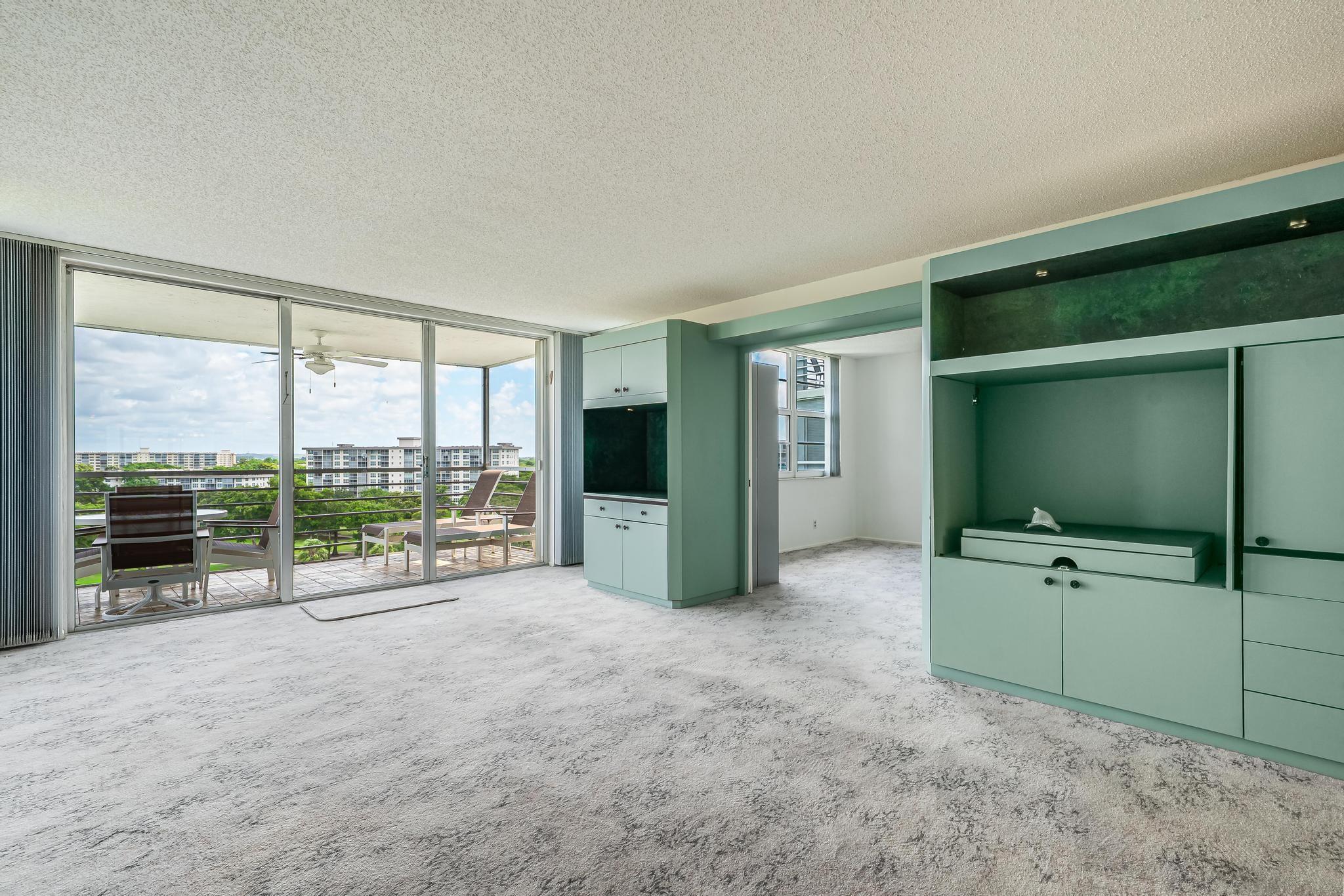 4015 W Palm Aire Dr 907