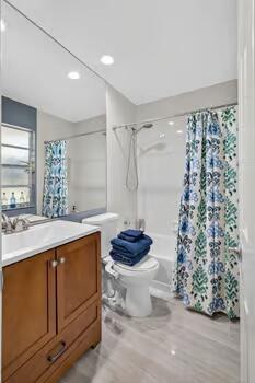 EASTPOINTE COUNTRY CLUB 7 - Residential