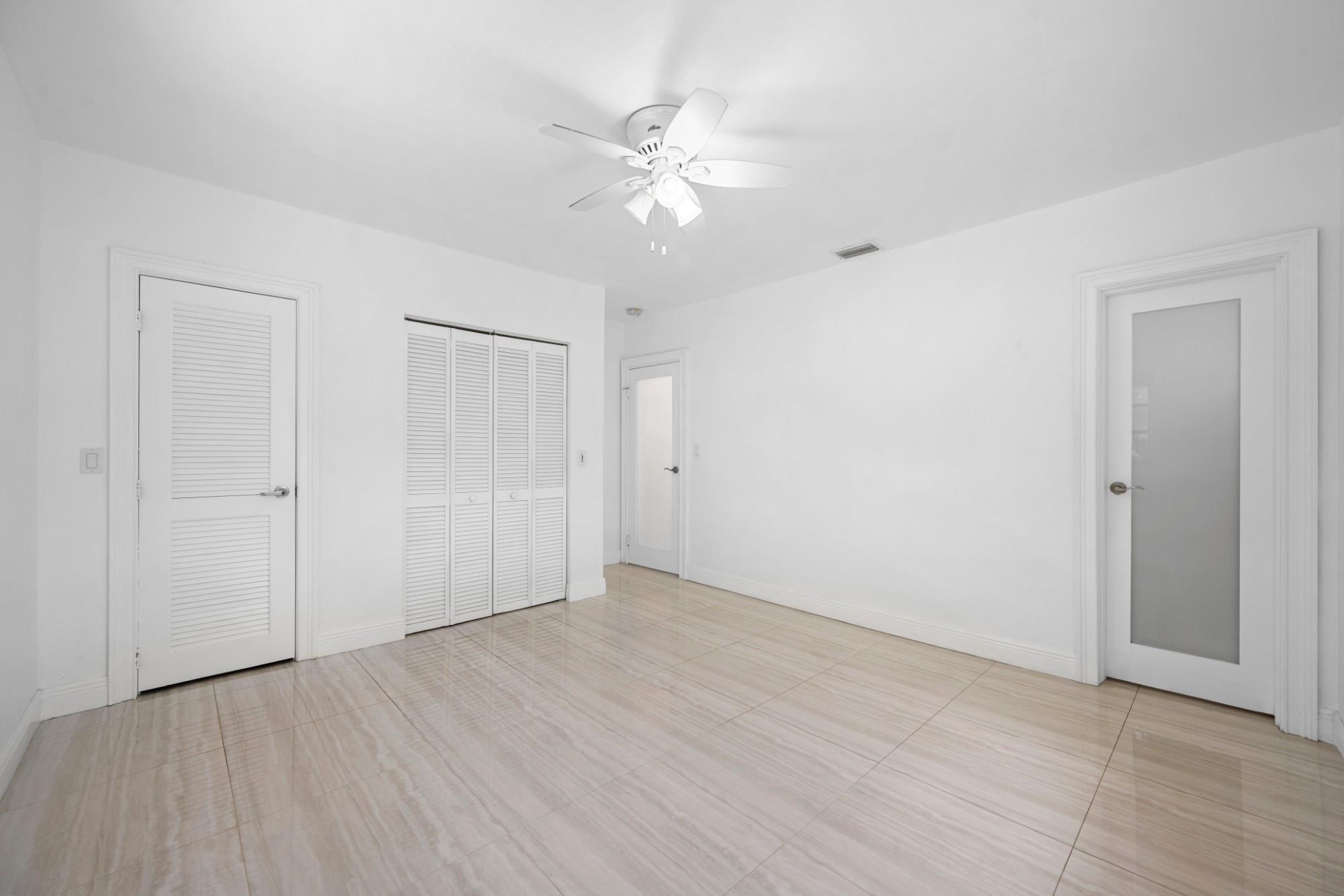 HOLLYWOOD LAKES SEC - Residential Lease