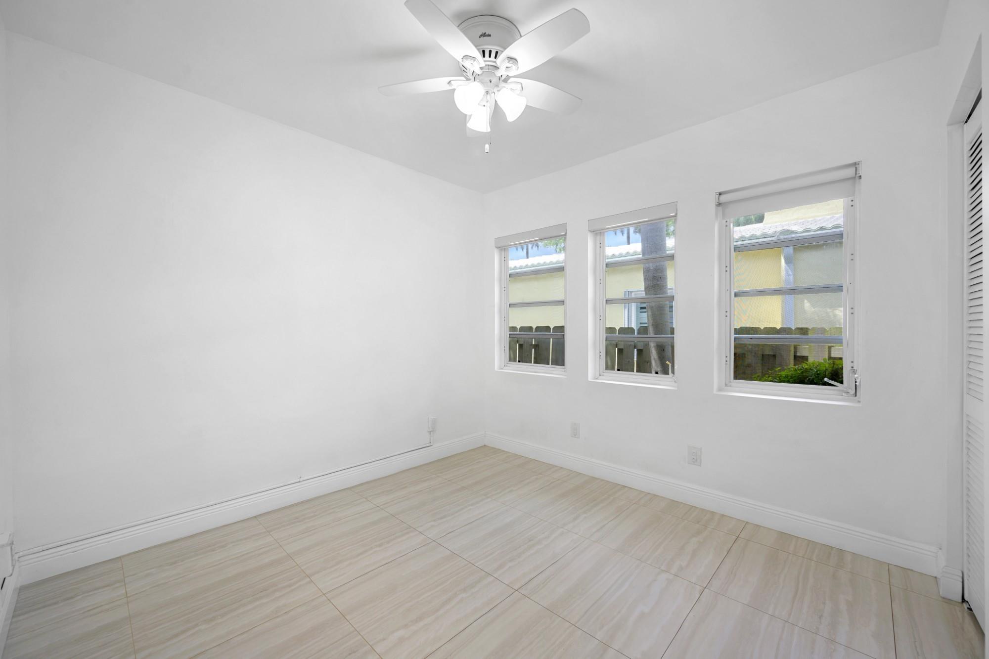 HOLLYWOOD LAKES SEC - Residential Lease