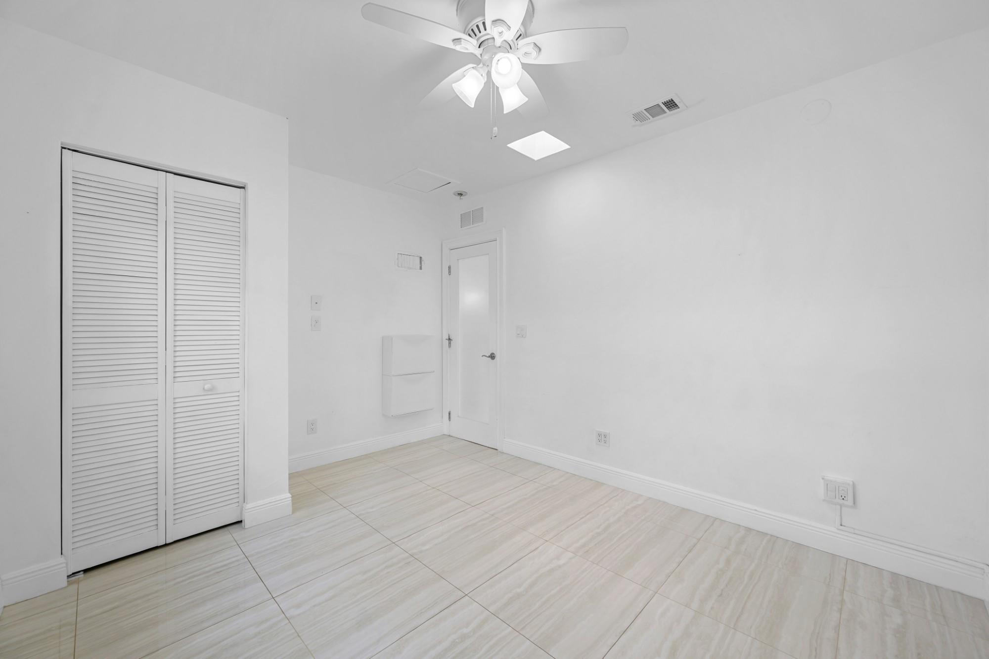 HOLLYWOOD LAKES SEC - Residential Lease