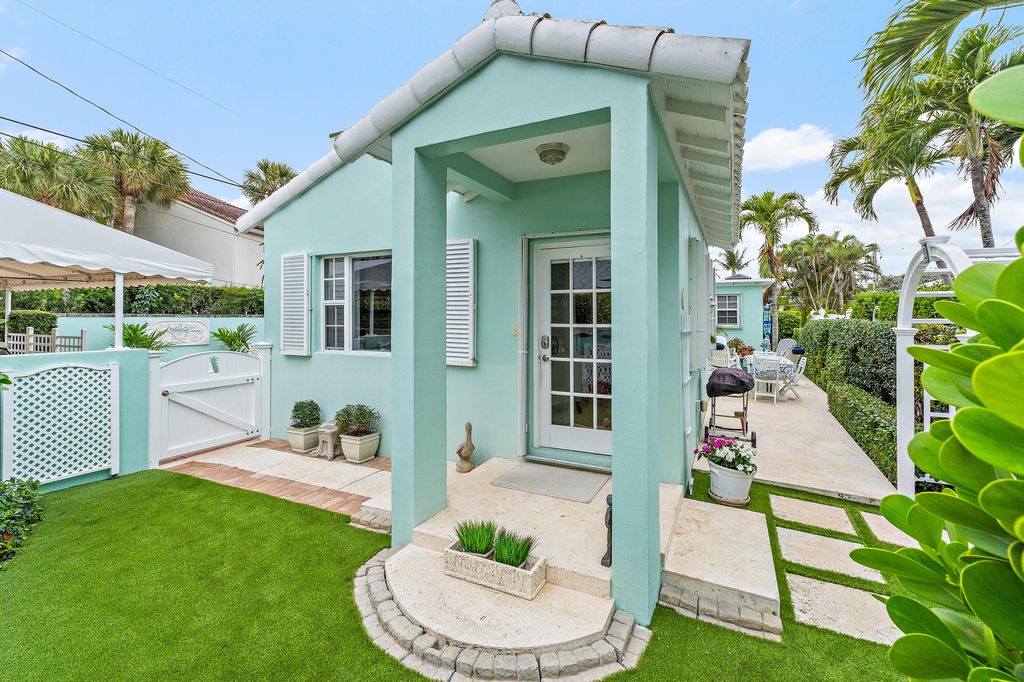 Photo of 240 Celestial Way #2, Juno Beach, FL 33408 (MLS # R11156743)