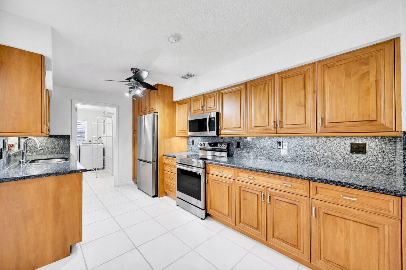 Coral Brook 37-18 B - Residential