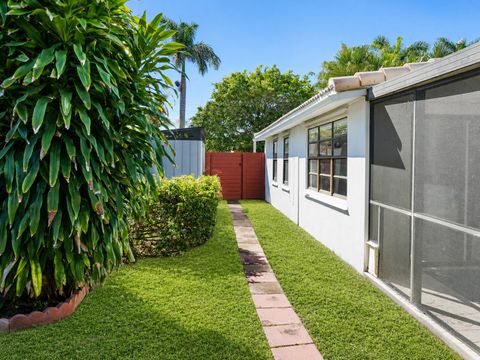 Tiny photo for 819 NE 2ND Court, Hallandale Beach, FL 33009 (MLS # B26054536)