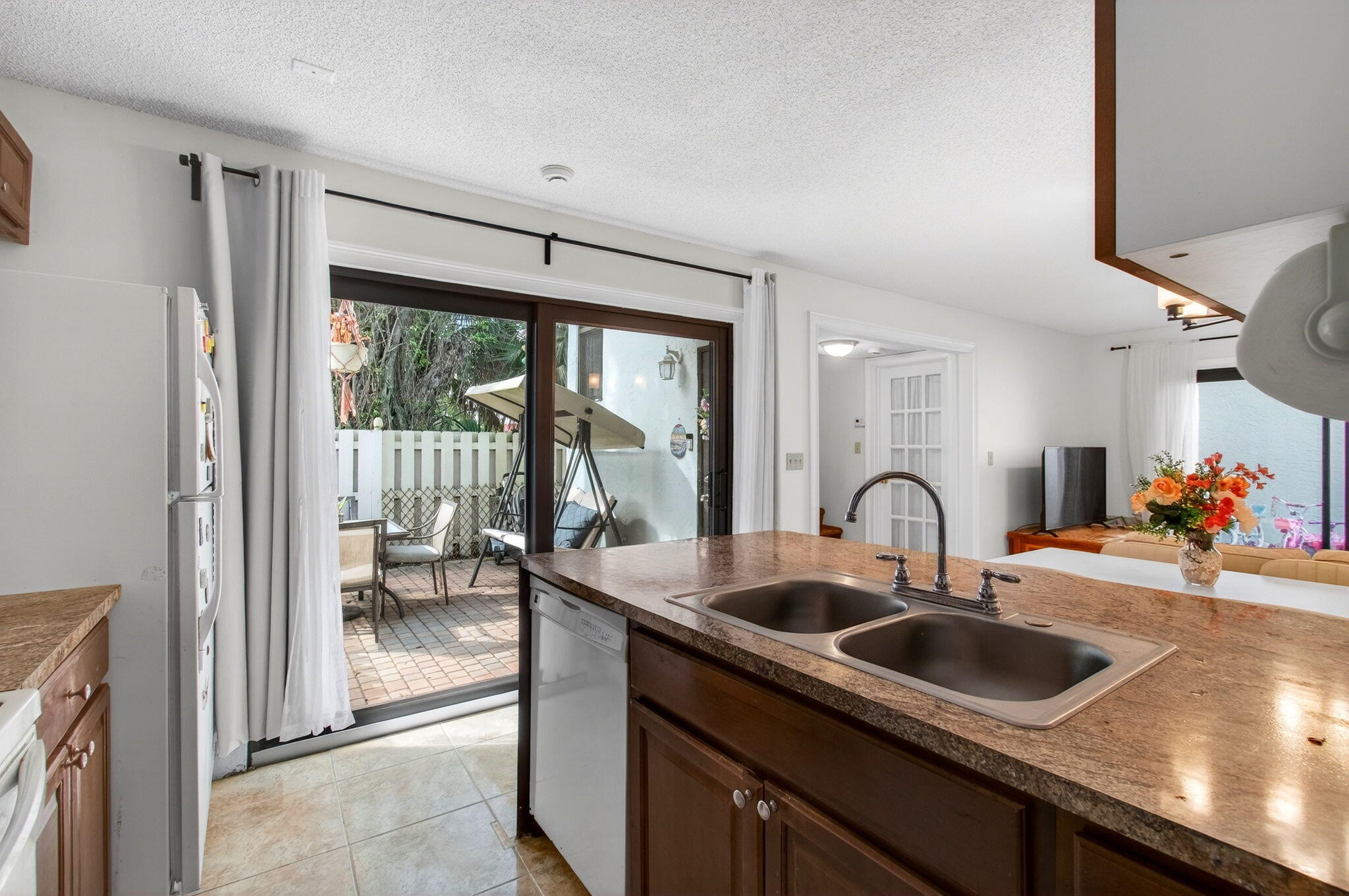 Pineapple Walk - Residential