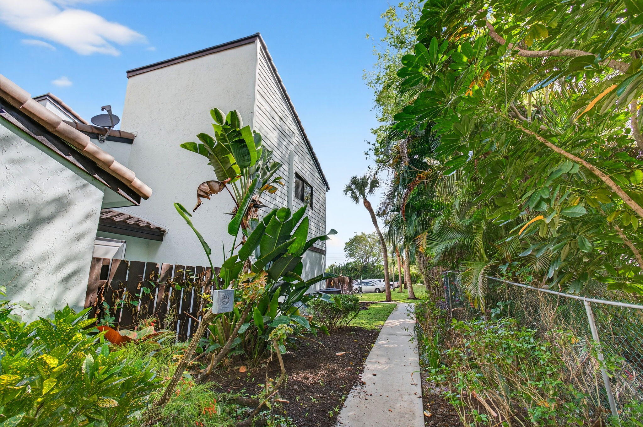 Pineapple Walk - Residential