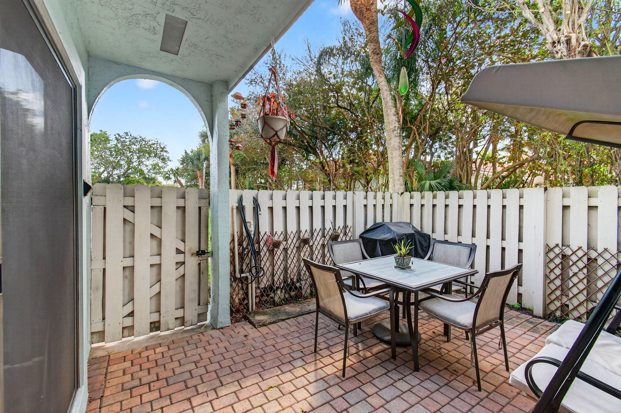 Pineapple Walk - Residential