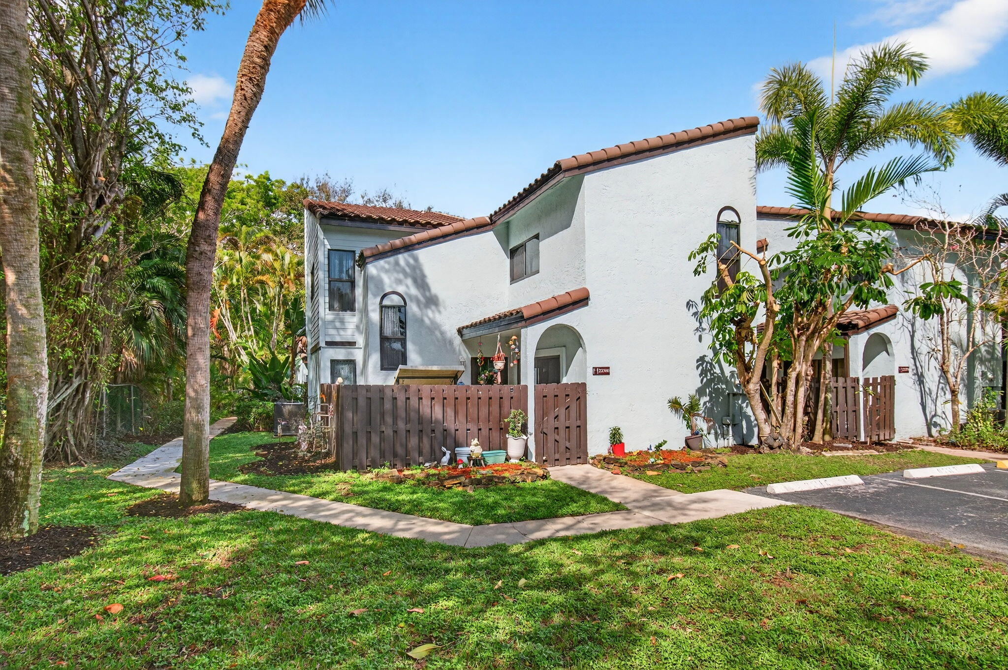 Pineapple Walk - Residential