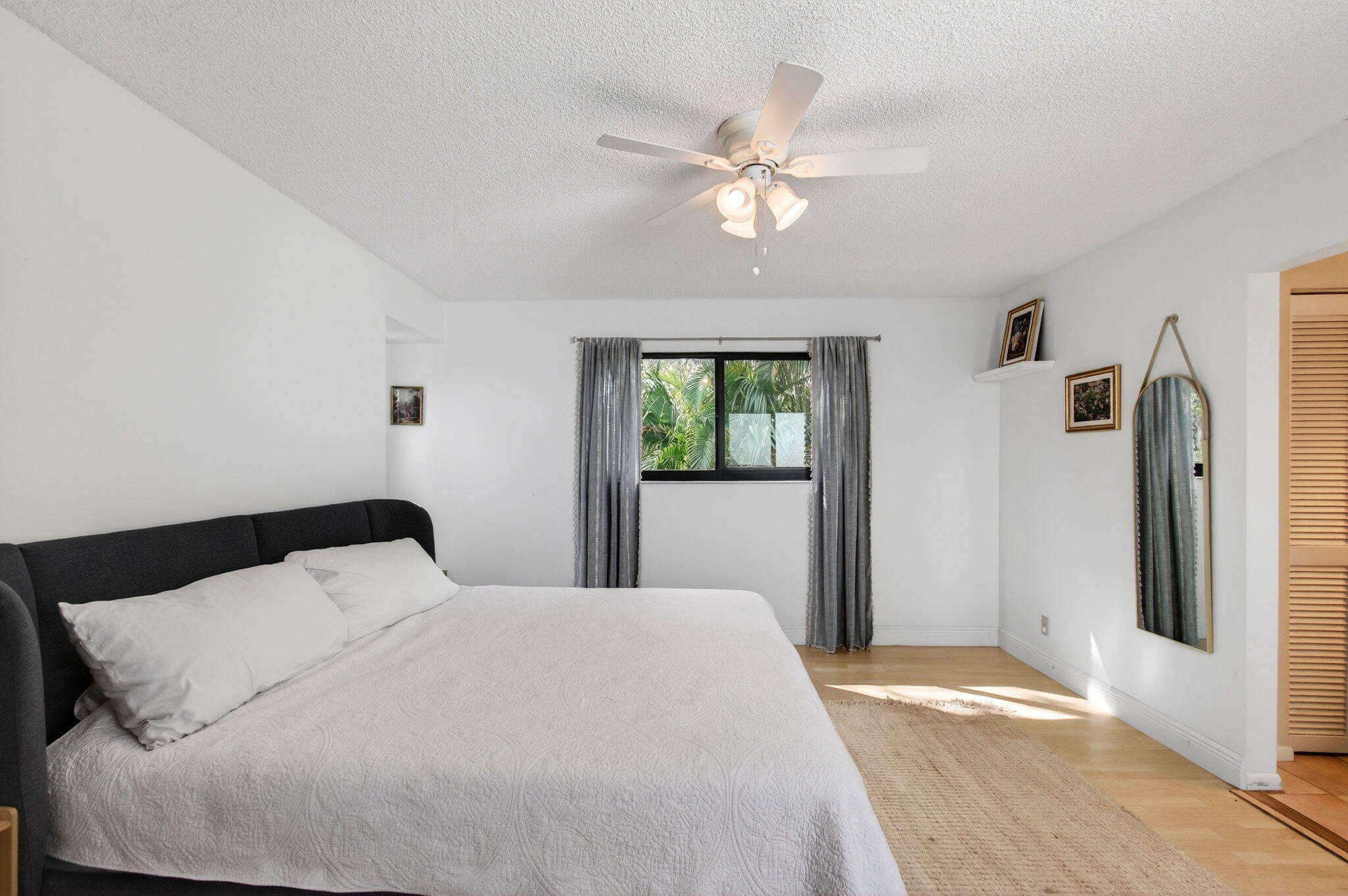 Pineapple Walk - Residential