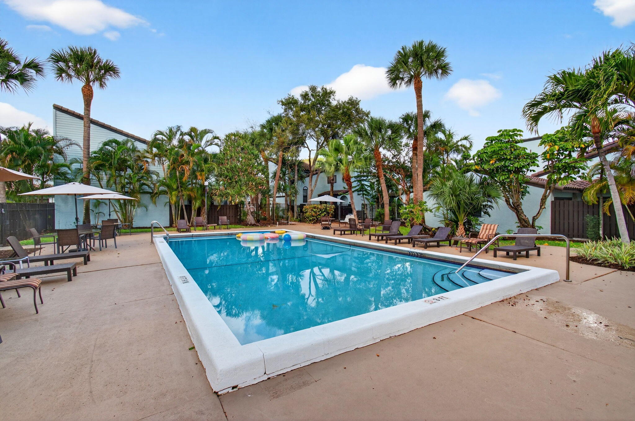 Pineapple Walk - Residential