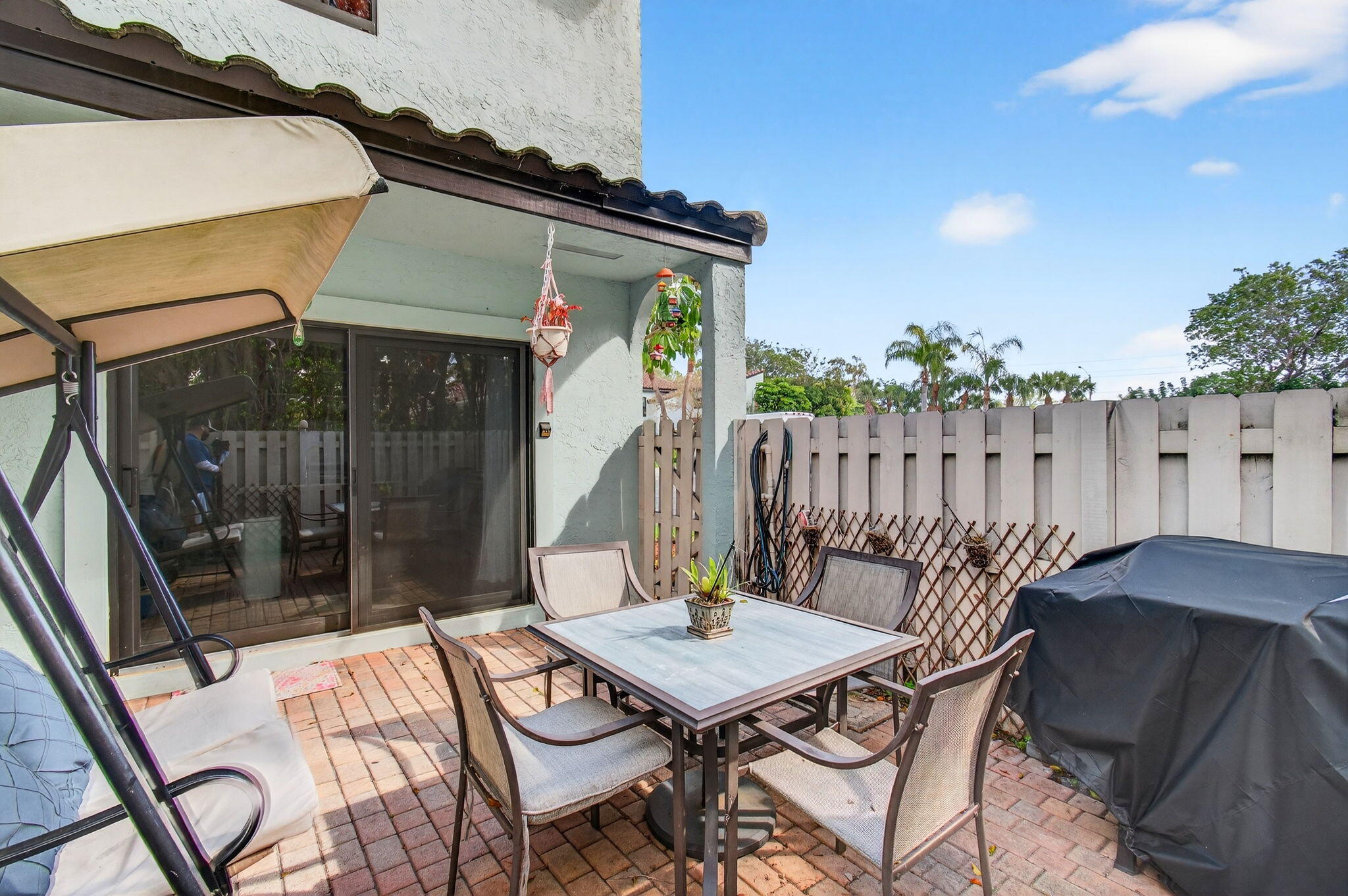 Pineapple Walk - Residential