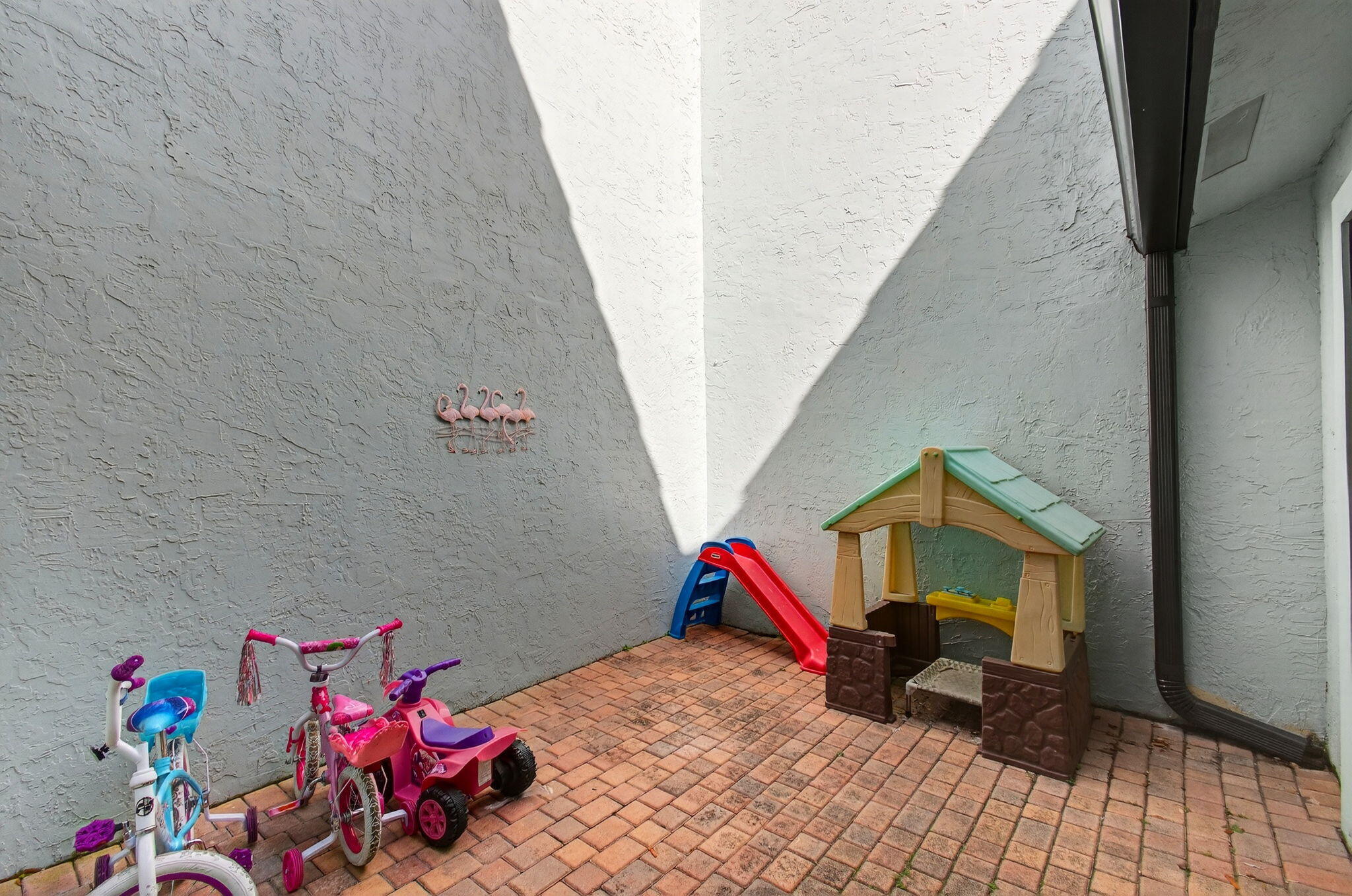 Pineapple Walk - Residential