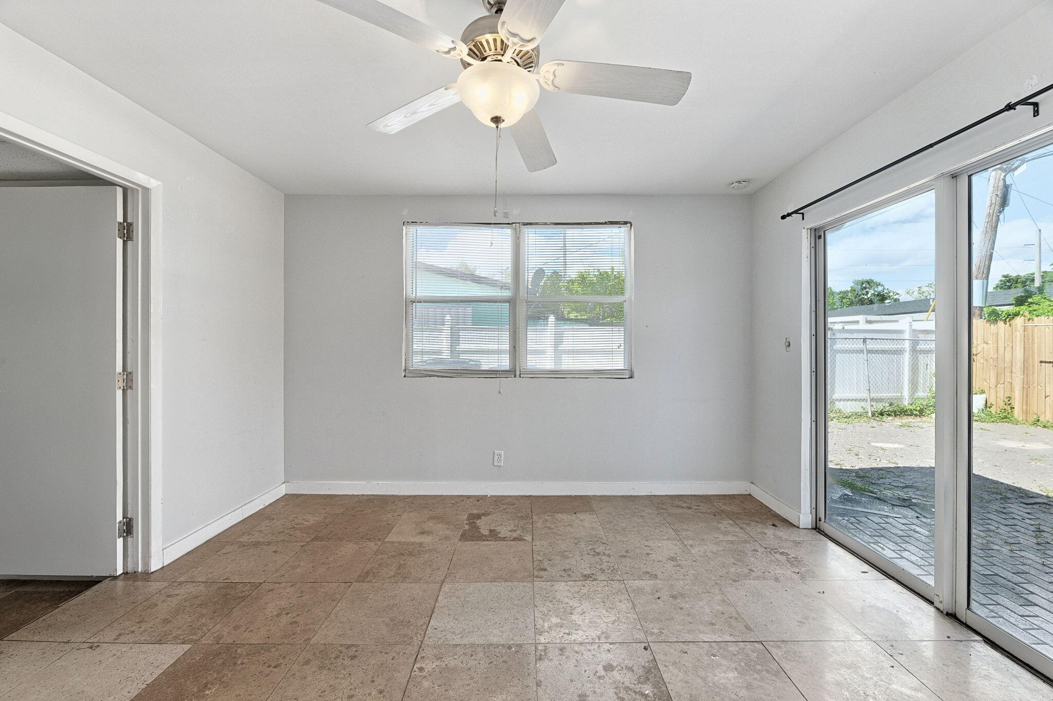1537 NE 31ST Street